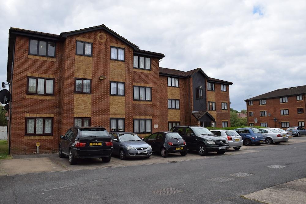 Granary Hotel Enfield Exterior photo